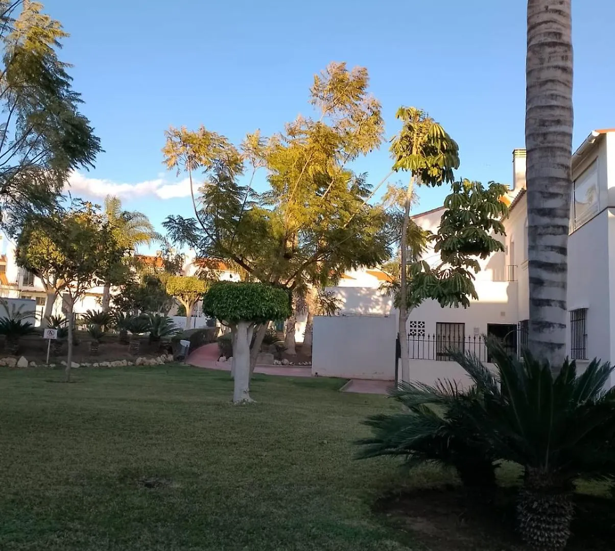 Chalet Adosado Con Piscina Caleta De Velez