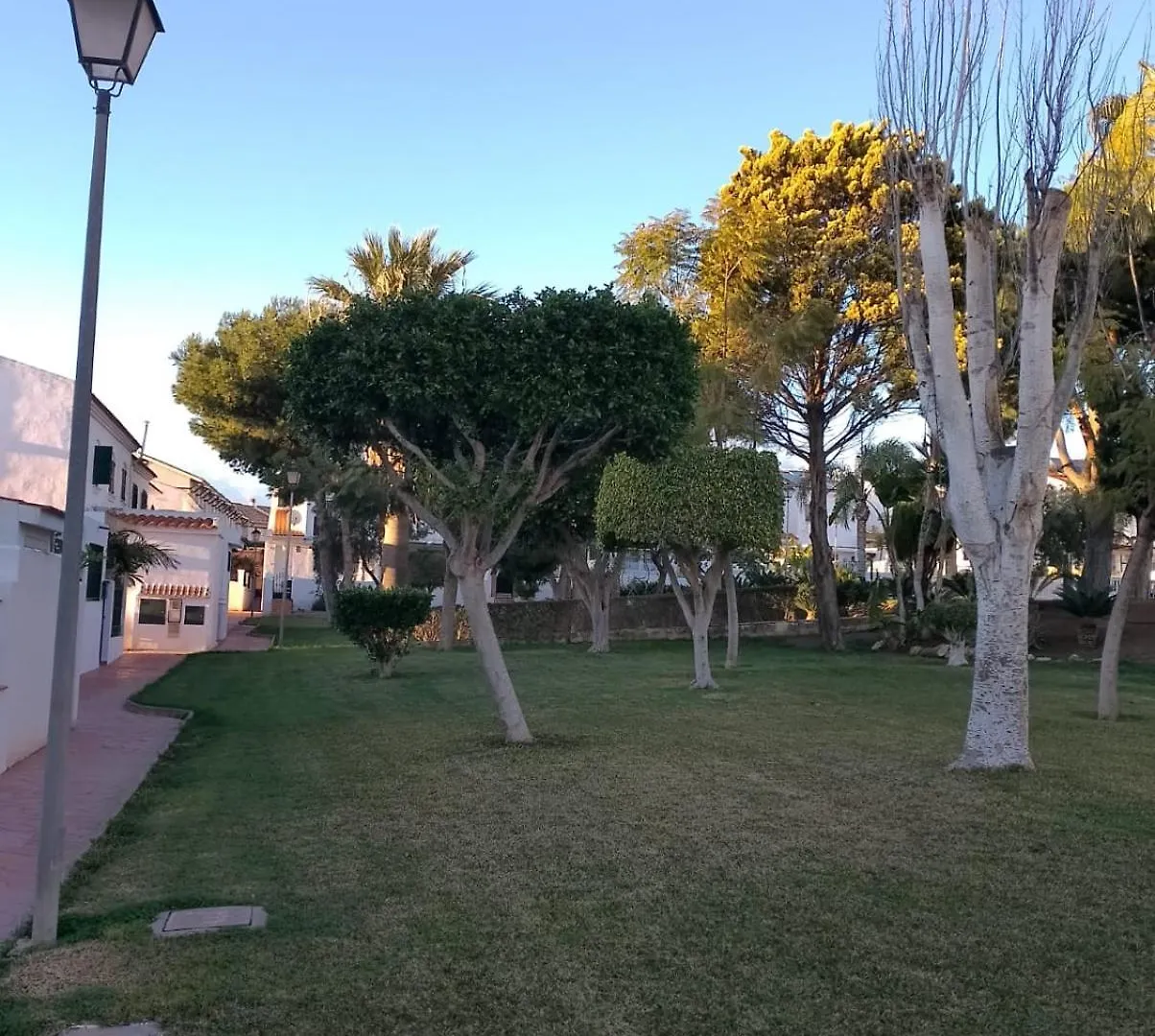 Chalet Adosado Con Piscina Caleta De Velez Apartment