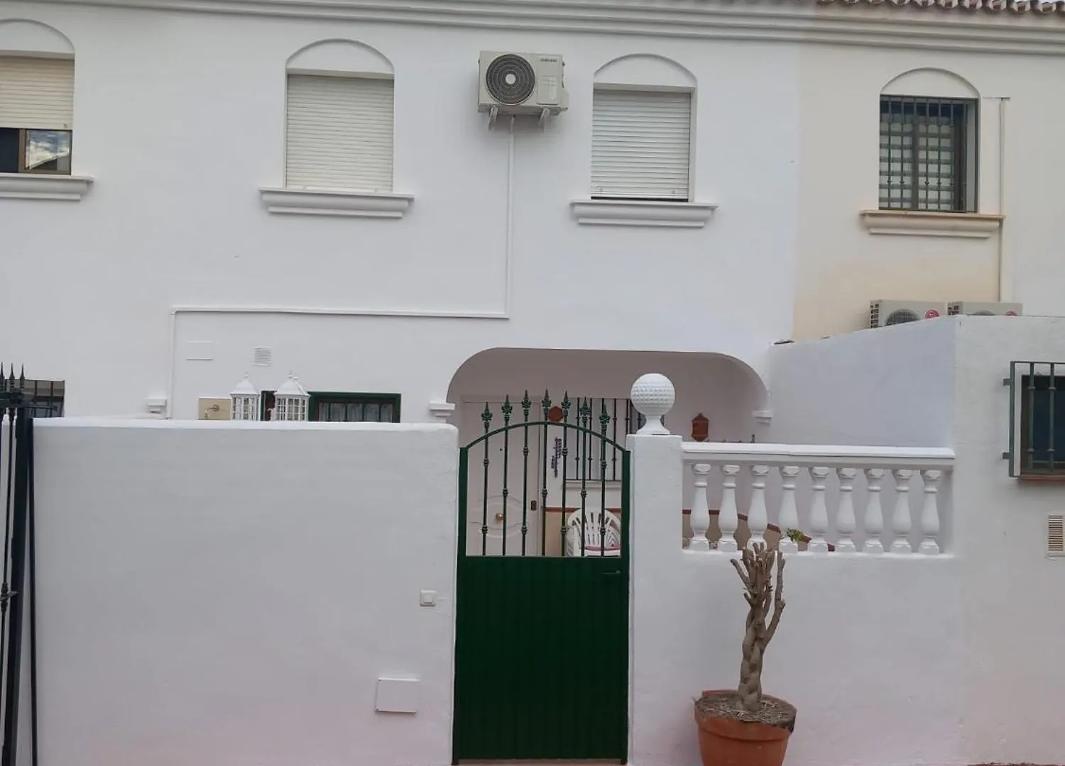 Apartment Chalet Adosado Con Piscina Caleta De Velez Spain