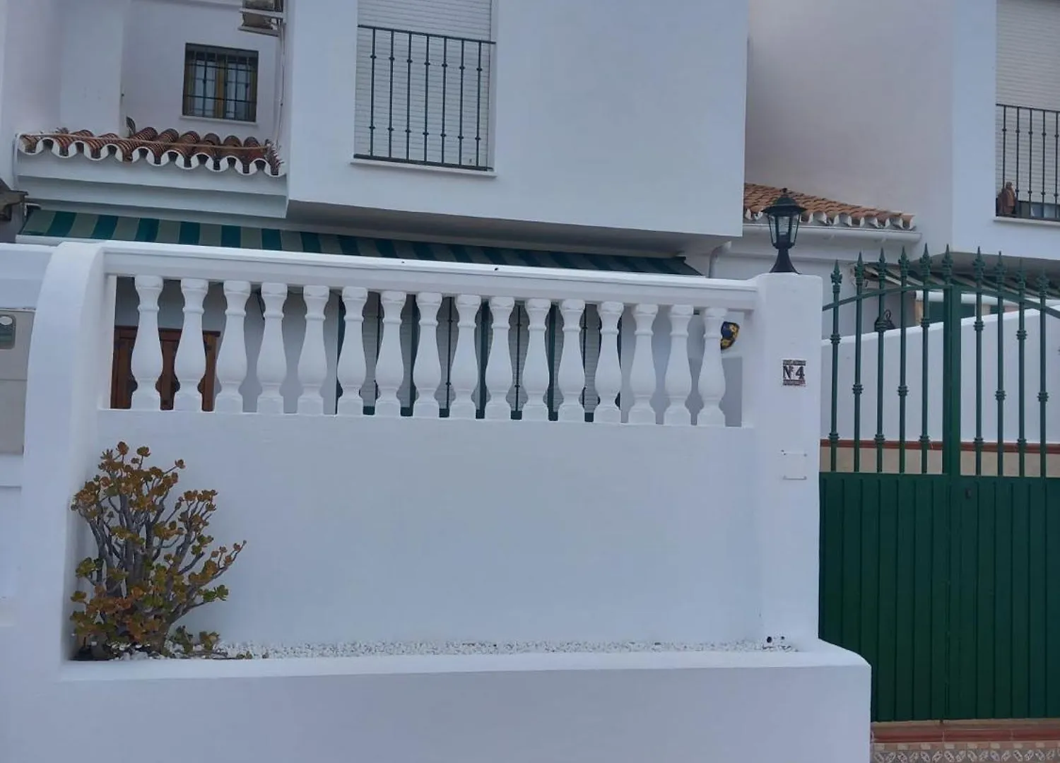Chalet Adosado Con Piscina Caleta De Velez Apartment